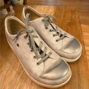 FINN COMFORT Silver Textured Sneakers